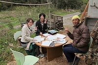 電気も水道もない、あるのは美味しい空気と仲間たち